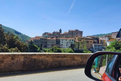 vista panoramica del borgo medievale di Sassetta