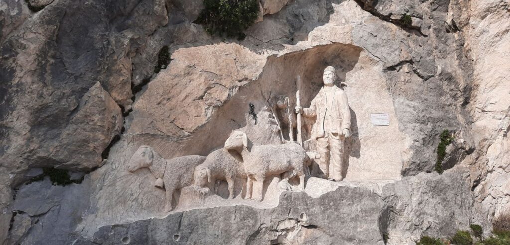 Cosa fare a Pennapiedimonte: lo spettacolare balcone della Majella conosciuto come la "Matera d’Abruzzo" percorsi e grotte a Pennapiedimonte