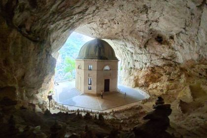 Tempio del Valadier: un luogo di silenzio, nel cuore delle Marche